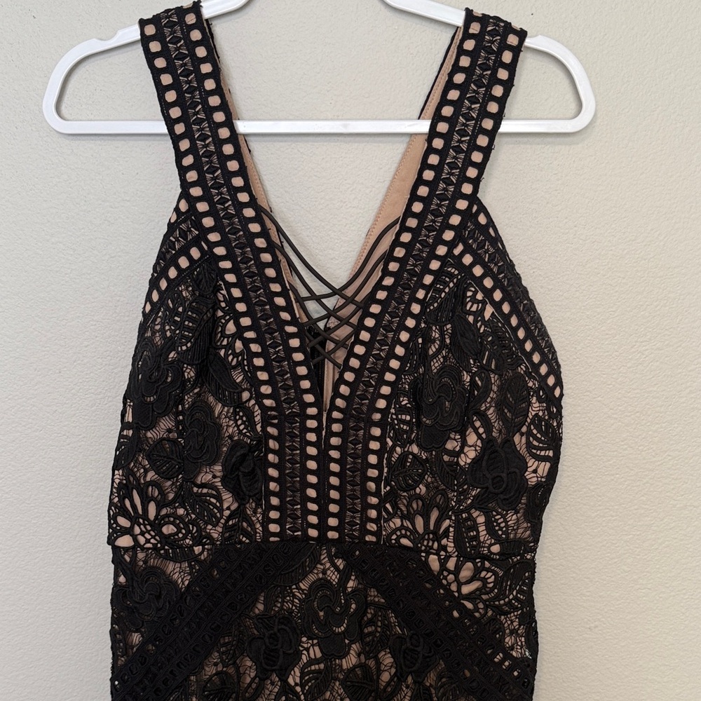 Black Lace Sleeveless Dress